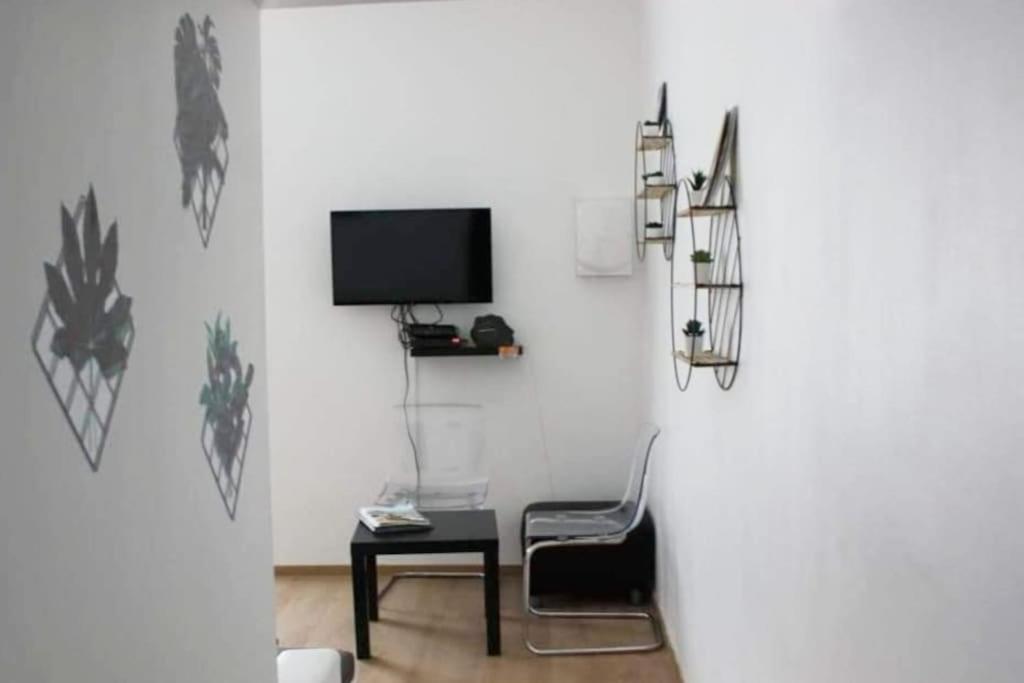 Au Coeur De Saint Chamas Apartment Bagian luar foto