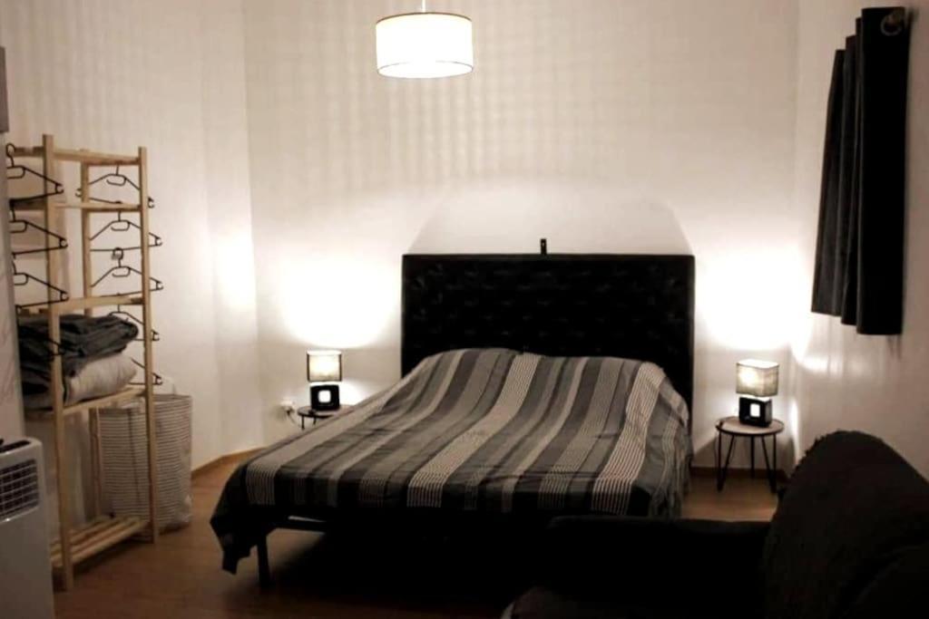 Au Coeur De Saint Chamas Apartment Bagian luar foto