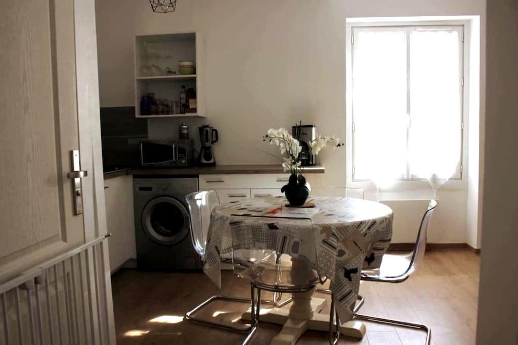 Au Coeur De Saint Chamas Apartment Bagian luar foto